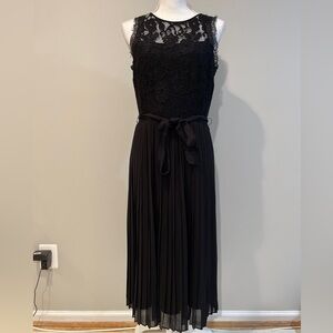 WHBM Lace Pleated Midi Dress size 6‎
